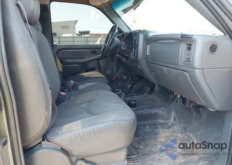 2003 Chevrolet Silverado 2500Hd из США, поврежденный, VIN 1GCHK29U63E335527